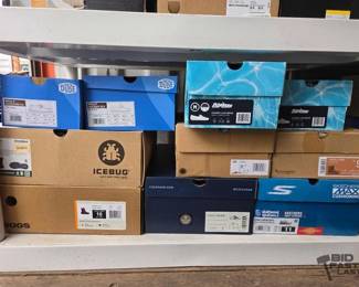 7008  NEW 10 Pairs Of Shoes 