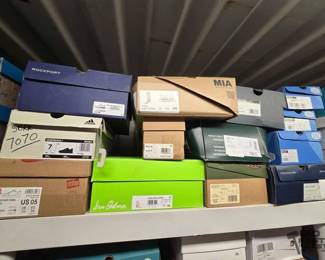 7070  NEW 13 Pairs Of Shoes 