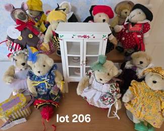 VanderBear collections with accessories