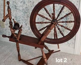 Reproduction spinning wheel