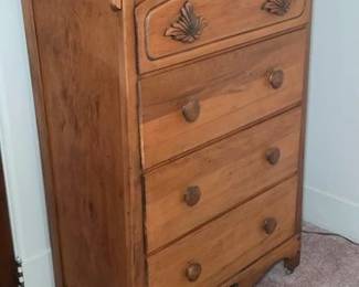Maple vintage 4 drawer chest
