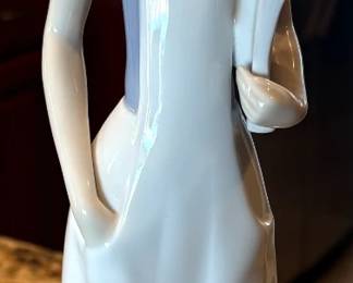 Lladro "Nurse"