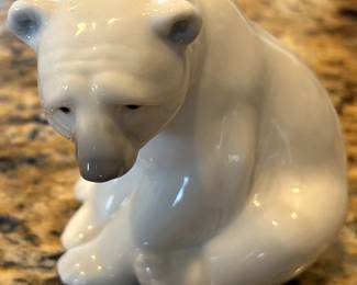 Lladro "Seated Polar Bear"