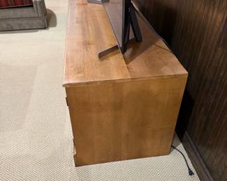 ETHAN ALLEN New Country Entertainment Console Table