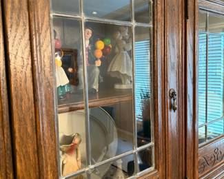 ETHAN ALLEN Sideboard / Hutch