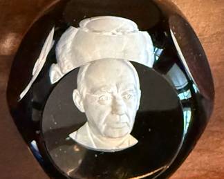 BACCARAT Paperweight