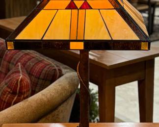 Tiffany Style-Stained Glass Table Lamp