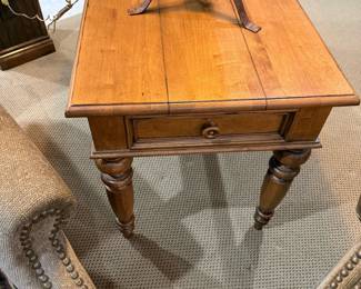 ETHAN ALLEN New Country Side Table