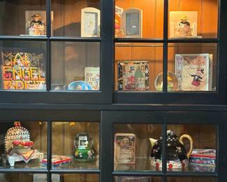 ETHAN ALLEN New Country Display Cabinet