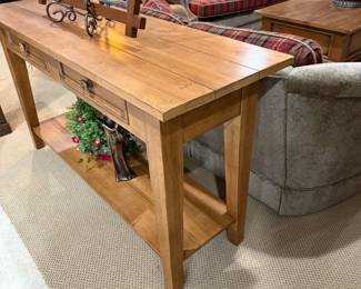 ETHAN ALLEN New Country Console Table