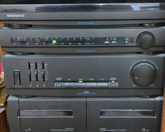 Magnavox stereo system 