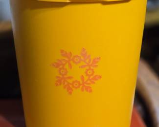 Tupperware canister set 
