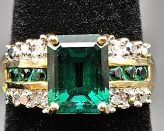 10k Gold Emerald Ring, 3.2 grams