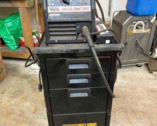 MiG welder 120 volt with gauge and gas cylinder 