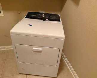 Dryer Whirlpool (2-3 years old - gas)