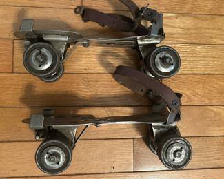 Vintage roller skates with key.