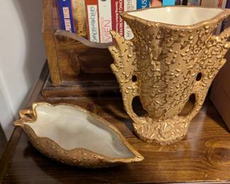 a very nice vase set
