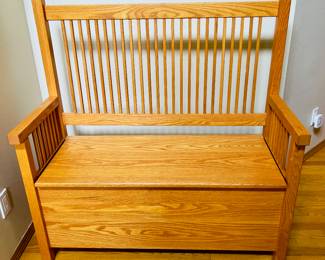 Mission-Style Oak Storage Bench
Solid oak bench with spindle back and flip-top storage. Great for entryways, bedrooms, or mudrooms — both functional and decorative