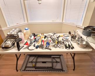 Miscellaneous kitchen items in excellent condition 