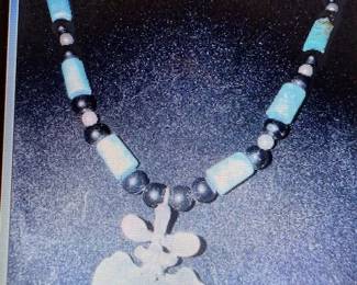 Pictures do not do the jewelry justice. For more details go to: https://modestlambestatesales.hibid.com/