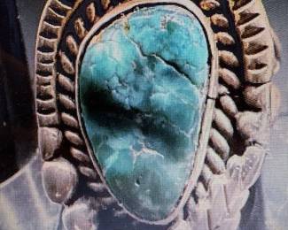 Pictures do not do the jewelry justice. For more details go to: https://modestlambestatesales.hibid.com/