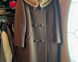 Vintage coat with fur collar