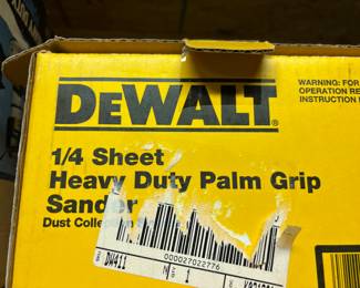 Dewalt 1/4 Sheet Heavy Duty Palm Grip Sander w dusty collector