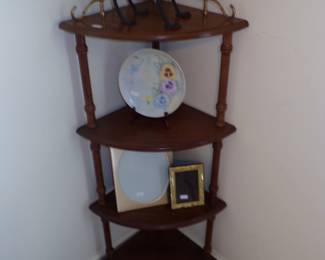 great corner shelf and what nots 