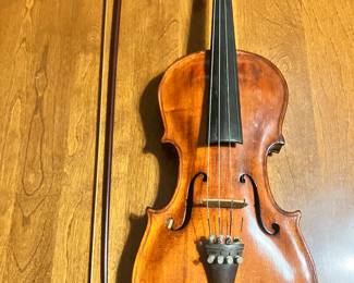 Stained Violin with labels inside 