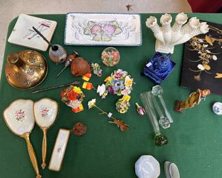 Vase sold
Two small bud vases sold