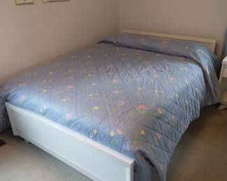 Full size bed is being sold as part of a bedroom set for $350 OBO.
NOTE:  Mattress, boxsprings & bedding are NOT included in the price, but can be purchased separately.