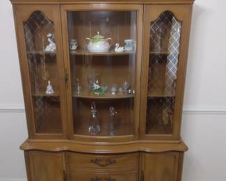 China Cabinet 

NOTE:  Items pictured inside & above china cabinet are NOT included.