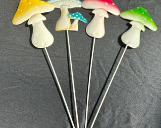 Metal Mushroom Stakes