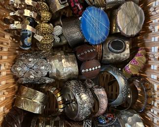 Estate Jewelry Collection - Vintage, Fashion, and Unique Pieces — Bangles