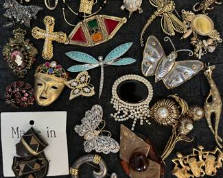 Estate Jewelry Collection - Vintage, Fashion, and Unique Pieces — Brooches 