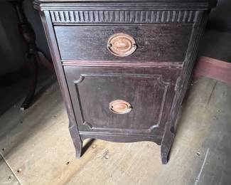 Mahogany nightstand 