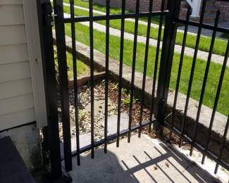 Metal gate