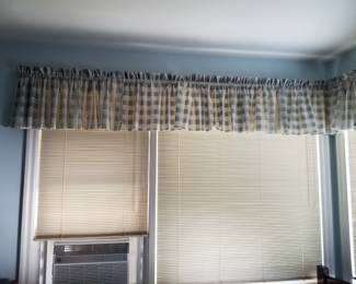 Valances & blinds