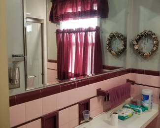 Bath vanity