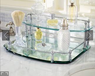 Front gate resort collection tray