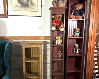 Primitive Bookcases and Teddy Bears 