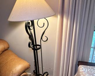 Floor lamp