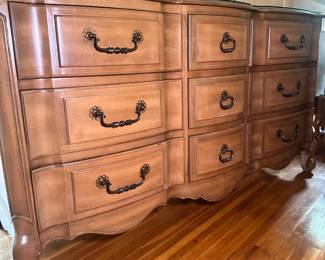French Provincial MCM Beautiful dresser in solid wood. It is part of a bedroom suite in excellent condition.