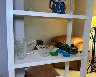 Various glass and crystal decor