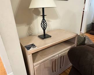 retro TV stand with storage, table lamp with shade