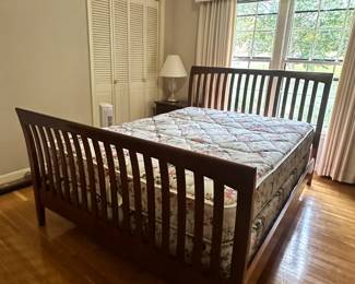 Sleigh Bed 