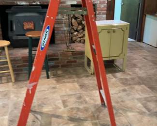 Werner Fiberglass Step Ladder