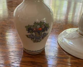 Lenox Ivory Floral Centerpiece Bowl With 24K Gold (does not include small vase)