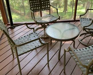 Round Patio Table with Textured Glass Top and chairs 