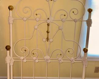 White Country Charm Twin Bed